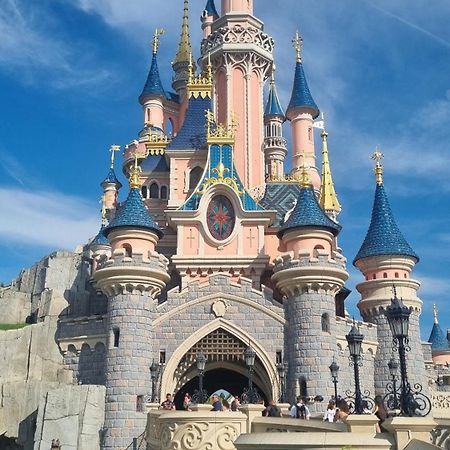 Disney Luxury Studio Серри Экстерьер фото